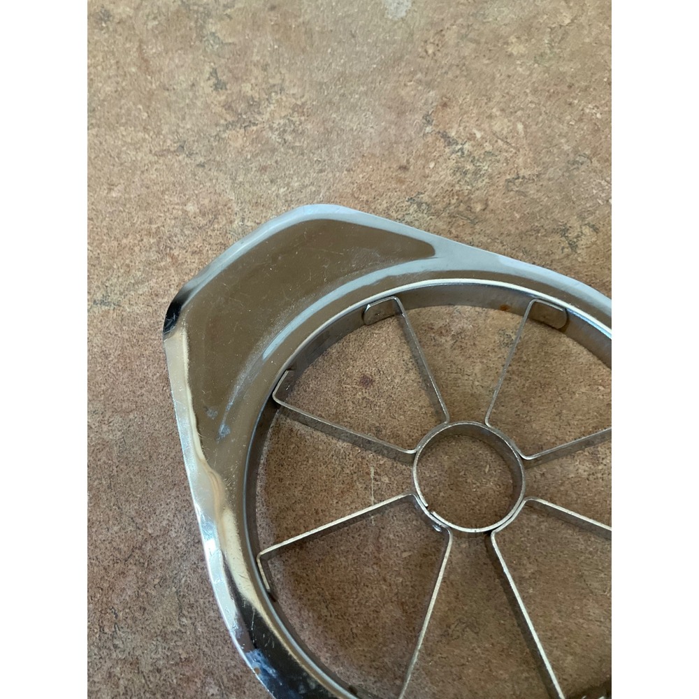 Stainless Steel Apple Slicer Corer 8 Blade Metal Wedger Cutter Silver vintage - Picture 2 of 4